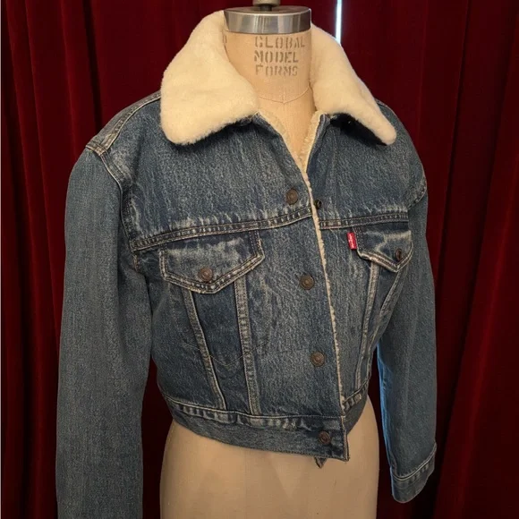 Levi's Women's Blue Denim Jacket with White Collar - Picture 2 of 5